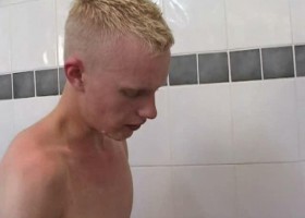 Twinks Shower and Bareback